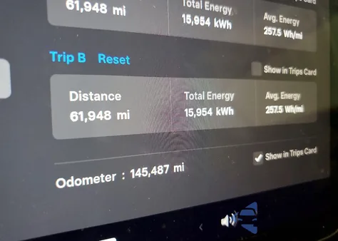 2023 Tesla Model 3 z USA, uszkodzony, nr VIN 5YJ3E1EA6PF449653